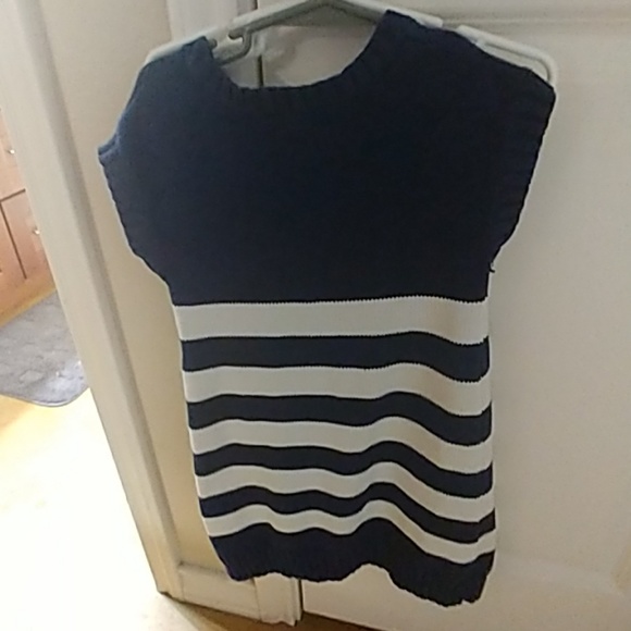 Sweater 👗 - Picture 2 of 4